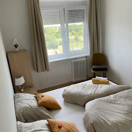 Szilvia Διαμέρισμα *