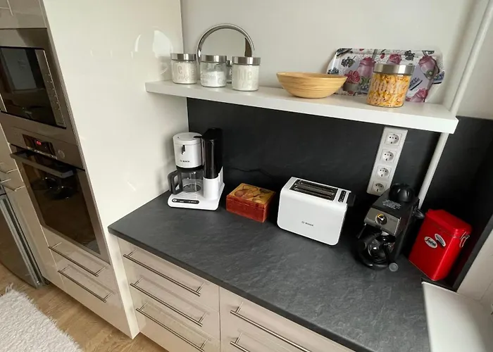 Szilvia * كيستاي